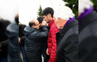 Kartal'da çöken bina