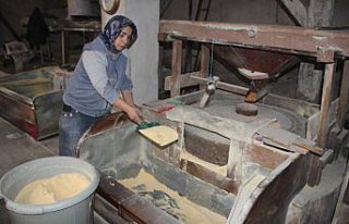 Kayınpederinin su değirmenini 7 yıldır işletiyor