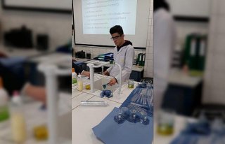 Liseliler Avrupa'da meslek öğreniyor