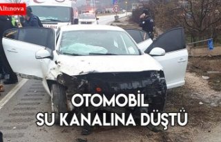 OTOMOBİL SU KANALINA DÜŞTÜ
