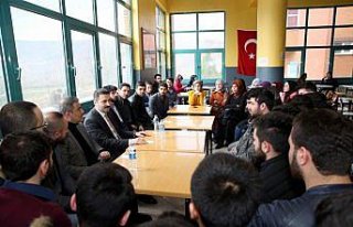 Tokat Belediye Başkanı Eroğlu, gençlerle buluştu