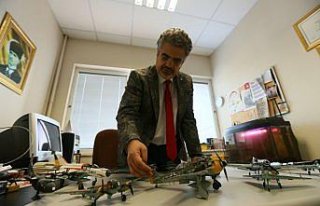 40 yılda 700'den fazla maket biriktirdi