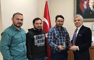 Dekan Türkmen başarılı öğrencileri ağırladı