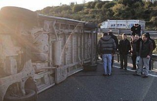 Oy kullanmaya giderken kaza yaptılar