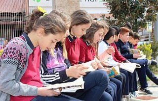 Taşova'da kitap okuma etkinliği