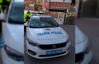 Uygulama yapan trafik polislerine saldırı