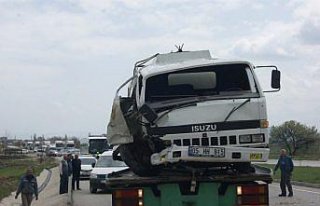 Amasya'da akaryakıt yüklü tanker devrildi: 1 yaralı