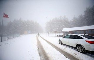 Düzce ve Sakarya'da yüksek kesimler beyaza büründü