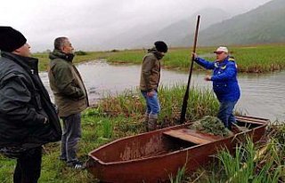 Düzce'de göl içerisinde 850 metre ağ yakalandı