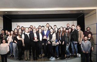 Geleceğin iletişimcilerine 