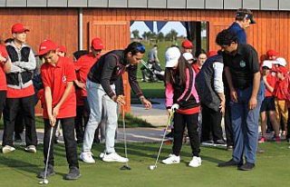Golfün yıldızları, çocuklarla buluştu