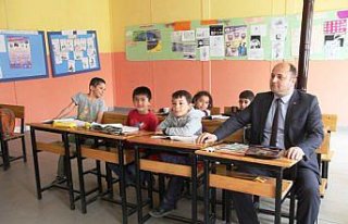 İlçe Milli Eğitim Müdürü Tümer’den köy okuluna...