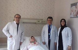 Karnından 13 kilogramlık kitle çıkarıldı