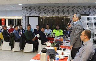 Kaymakam Deniz Pişkin polisler onuruna yemek verdi