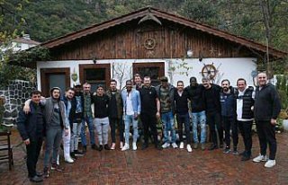 Trabzonsporlu futbolcular yemekte bir araya geldi