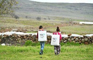 Türkiye Finans, Diyarbakır'da iki okulu boyadı