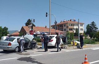 Bolu'da iki otomobil çarpıştı: 4 yaralı