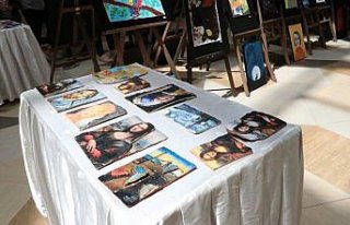 Bolu'da orta okul öğrencileri resim sergisi açtı