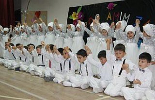 Kur'an kursu öğrencilerinin yıl sonu programı