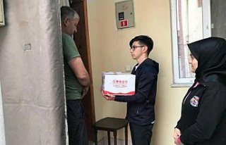Lise öğrencilerinden ihtiyaç sahiplerine yardım