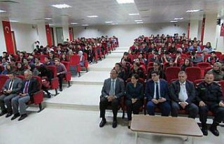 Merzifon'da lise öğrencilerine trafik eğitimi