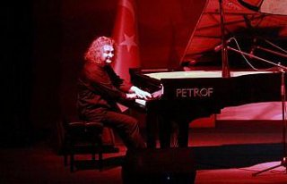Piyanist Uğurlu OMÜ'de konser verdi