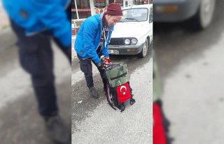 Tatar öğrenci otostopla Türkiye turunda