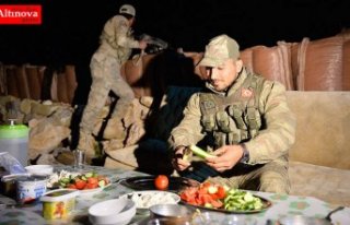 Vatan nöbetinde bin 100 rakımlı tepede ilk sahur