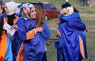 47 yaşında dördüncü üniversiteden mezun oldu