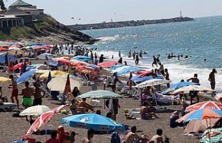 Akçakoca sahilleri hareketlendi