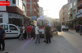 BAFRA'DA BIÇAKLI KAVGA