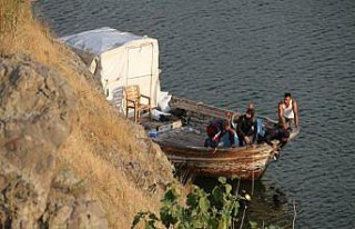 GÜNCELLEME - Bafra'da baraj gölüne kamyonetin düşmesi