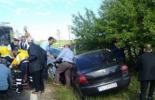 Karabük'te iki otomobil çarpıştı: 4 yaralı