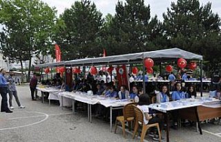 Kastamonu'da ortaokul öğrencileri imza günü düzenledi