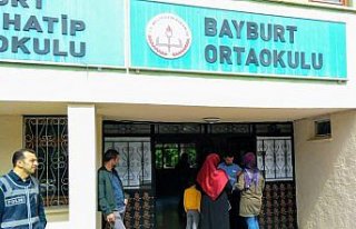 LGS'nin birinci oturumu yapılıyor