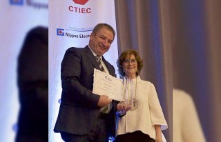 Uluslararası Cam Komisyonu'ndan Prof. Dr. Ahmet Kırman'a...