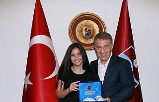 Ahmet Ağaoğlu, LGS Türkiye birincisini konuk etti