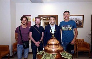 Bosna Hersekli öğrencilerden Başkan Eroğlu'na...