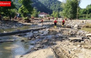 Düzce'deki selde kaybolan 6 kişiyi arama çalışmaları...