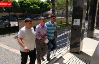 BAFRA'DA EŞİ VE KIZINI ÖLDÜREN ŞAHIS ADLİYEYE...