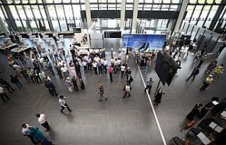 ESTA’nın inşa ettiği havalimanının açılışını...