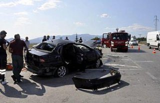 Amasya'da otomobil devrildi: 1 ölü, 2 yaralı