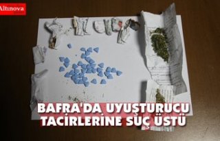 BAFRA'DA UYUŞTURUCU TACİRLERİNE SUÇ ÜSTÜ