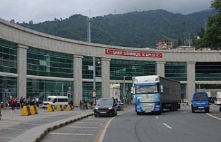Sarp Sınır Kapısı'ndan geçişlerde yolcu sayısı...