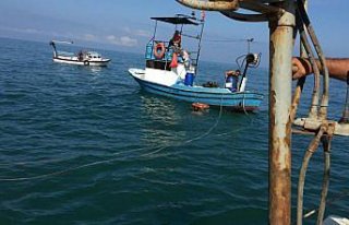 Zonguldak'ta batan tekne çıkarıldı