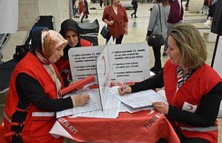 AK Parti Kadın Kollarından kan bağışı kampanyasına...