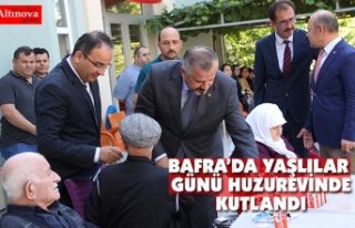 BAFRA’DA YAŞLILAR GÜNÜ HUZUREVİNDE KUTLANDI