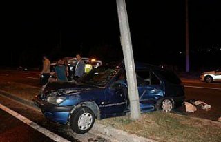 Bolu'da iki otomobil çarpıştı