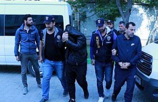 Cezaevi firarisi ile hükümlü arkadaşı çatı...