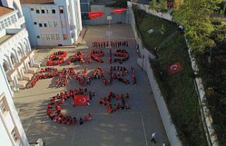 Lise öğrencilerinden Mehmetçik'e koreografili destek